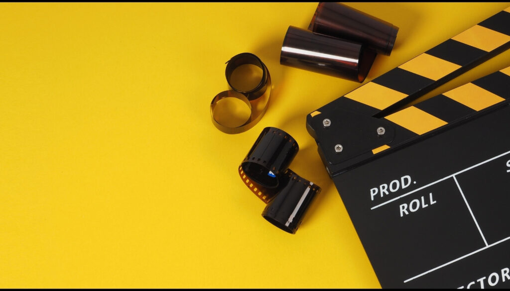 物理的なフィルムから、データとプロンプト(指示文)による映像制作への歴史的なパラダイムシフト