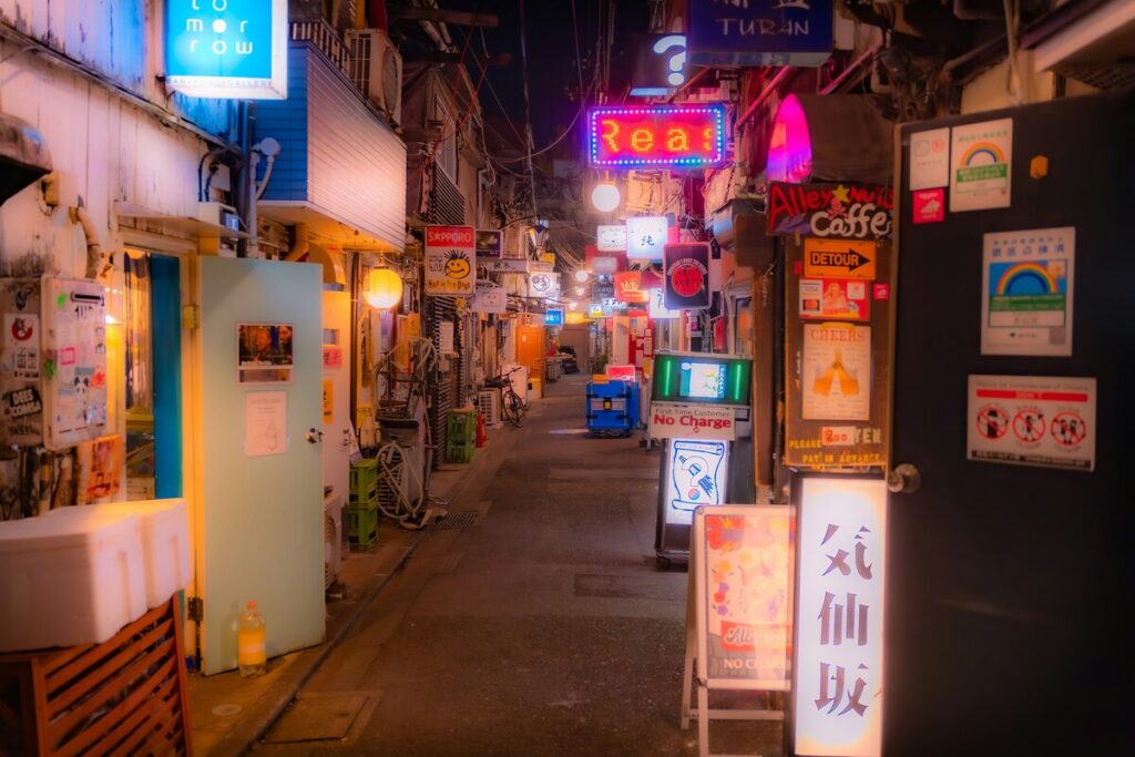 Unsplashで見つかる、レトロでノスタルジックな雰囲気の東京の夜